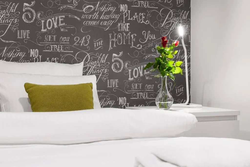 크라쿠프 Househost Apartament: Swietego Krzyza Street 아파트 폴란드